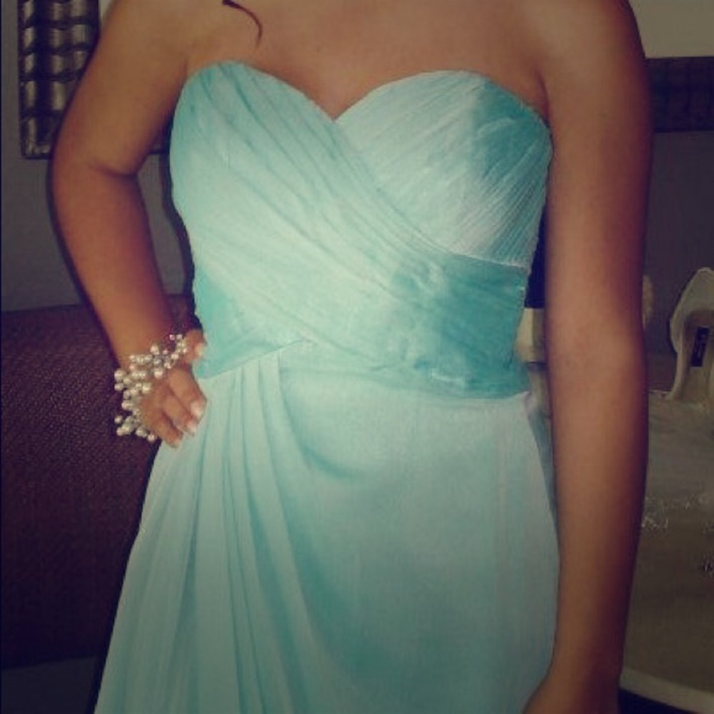 BELSOIE BRIDESMAIDS/PROM DRESS SIZE 8 FITS LIKE 4